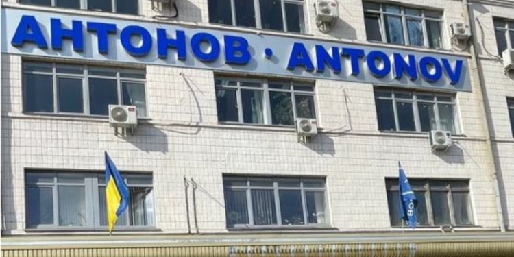 “Перешкоджали обороні Гостомеля”. Екскерівники “Антонова” отримали підозру СБУ