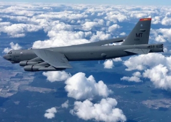  Американський бомбардувальник пролетів біля російського кордону, його супроводжували польські винищувачі