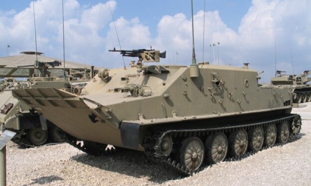 В Україні вже “засвітились” БТР-50, розроблені в 1954 році, – розвідка Британії