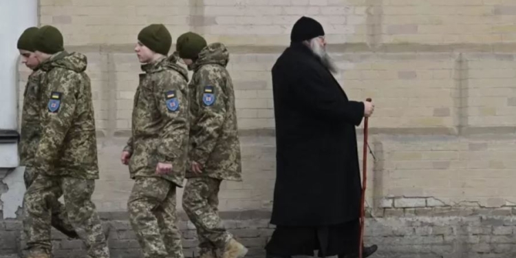 От тобі хрест. Чи залишить “московська” церква Києво-Печерську лавру (ФОТО)