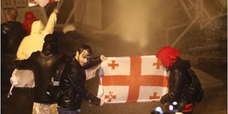 Відставка уряду та дострокові вибори – у Грузії протестувальники висунули нові вимоги