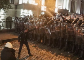 В Грузії поліція застосувала водомети проти протестувальників (ВІДЕО)