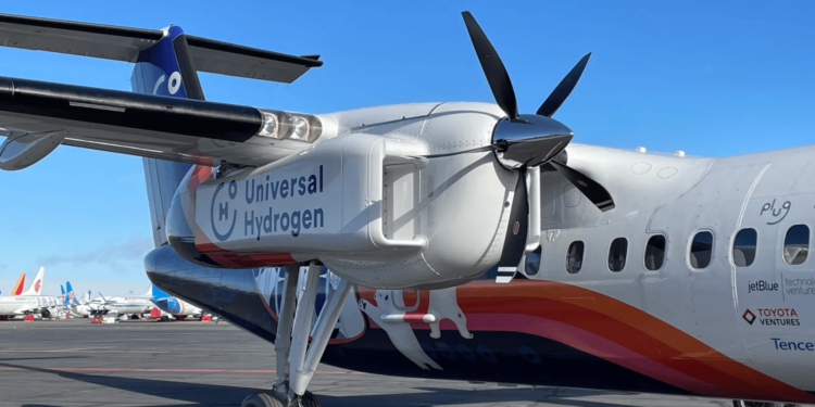 В США здійснив перший політ пасажирський літак на водневому паливі (ФОТО)