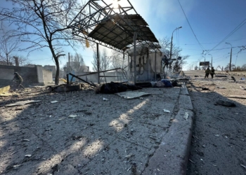 Рашисти обстріляли Херсон, влучили в зупинку, загинуло 3 людей (ФОТО)