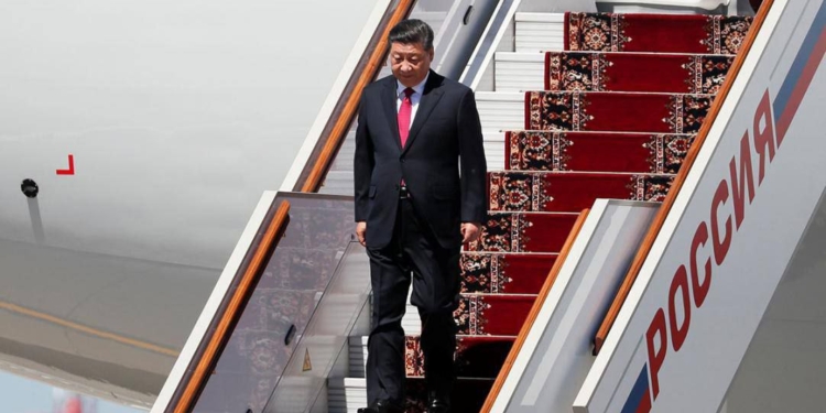 Розпочався візит Сі Цзіньпіна в Москву. Що він передбачає 