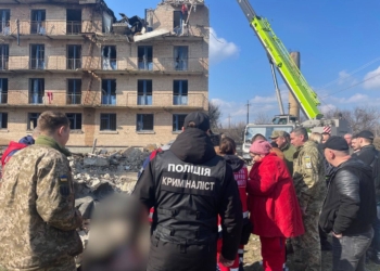Кількість жертв атаки дронів на гуртожиток на Київщини зросла (ФОТО, ВІДЕО)