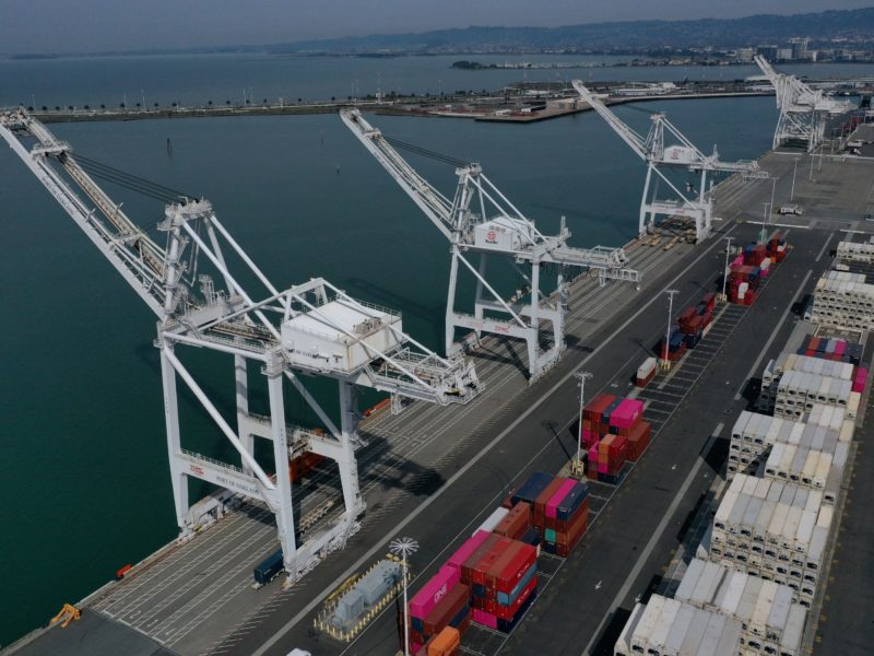 В Пентагоні підозрюють, що Китай може шпигувати через свої портові крани в американських портах