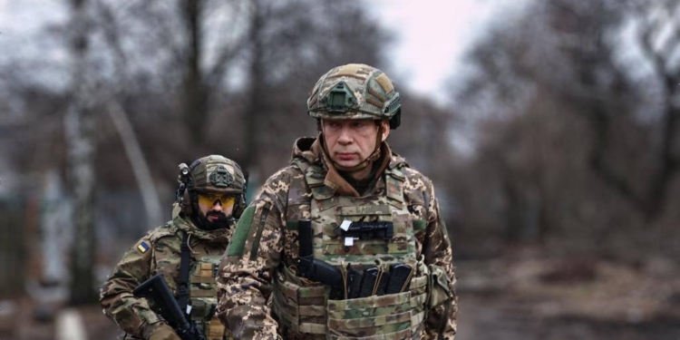 Сирський заявив, що “Вагнер” під Бахмутом видихається, і “скоро ми скористаємось цією нагодою” (ФОТО)