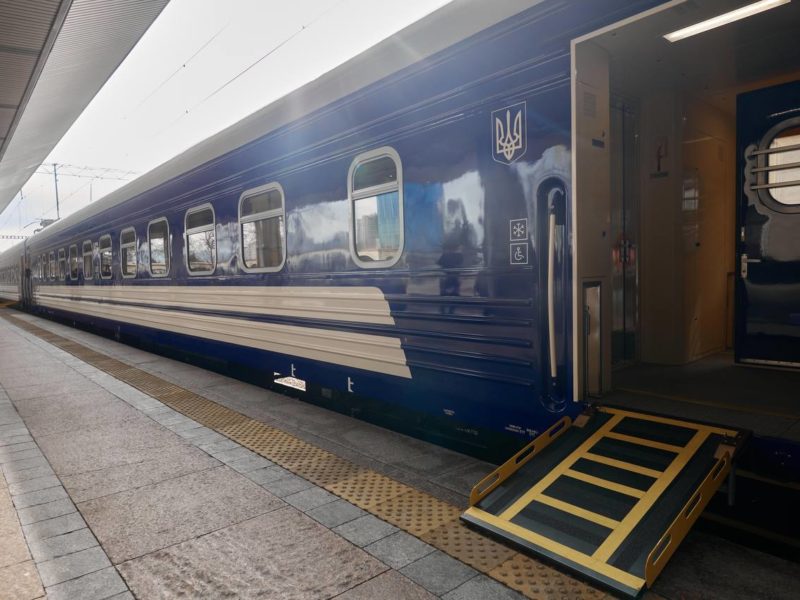 Укрзалізниця прийняла 100 нових пасажирських вагонів, замовлених ще у 2021 році (ФОТО)
