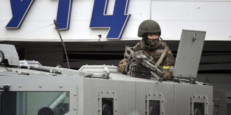 На ЗАЕС російські окупанти прораховують ймовірні сценарії відходу та позначають обладнання, яке можна вкрасти зі станції (ФОТО)