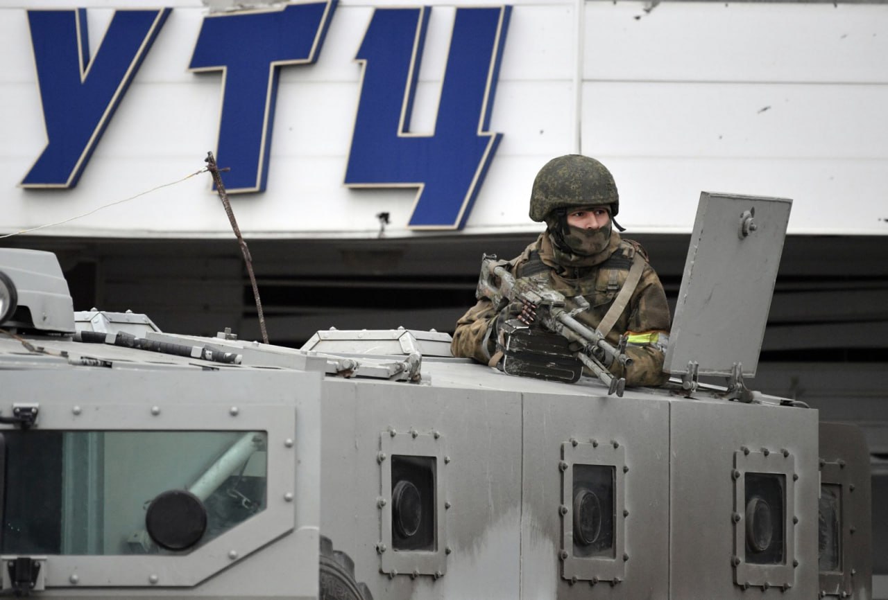 На ЗАЕС російські окупанти прораховують ймовірні сценарії відходу та позначають обладнання, яке можна вкрасти зі станції (ФОТО)