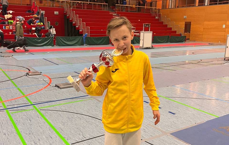 Юний фехтувальник з Миколаєва здобув чергове «золото» на змаганнях в Німеччині (ФОТО) 7