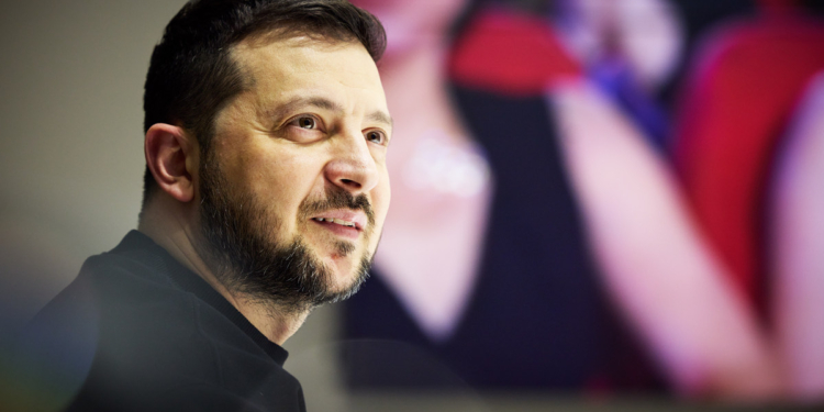 З початку війни Зеленський виступав більше 560 разів. Хто пише промови президенту