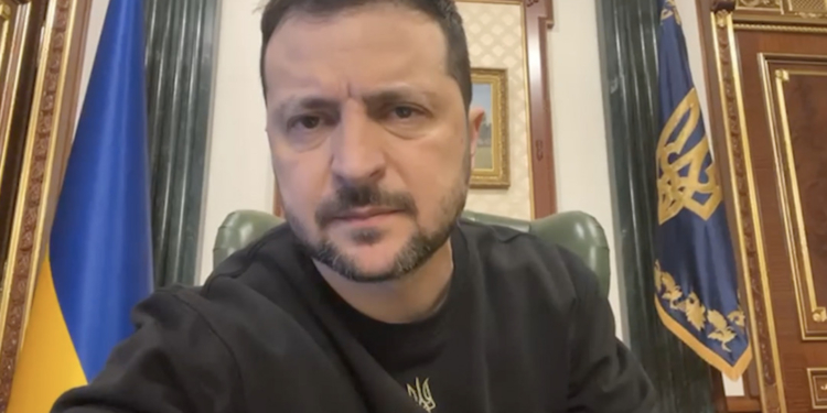 «Це відео Росії, якою вона є, яка намагається зробити саме це новою нормою» – Зеленський прокоментував відео з відрізанням голови українському полоненому (ВІДЕО)