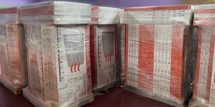 Миколаїв отримав 1 тис. обігрівачів для пологових будинків, шкіл та лікарень (ФОТО)