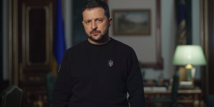 «Готуємо хлопців і дуже чекаємо постачання зброї, обіцяної партнерами. І по максимуму – наближаємо перемогу» – звернення Зеленського (ВІДЕО)