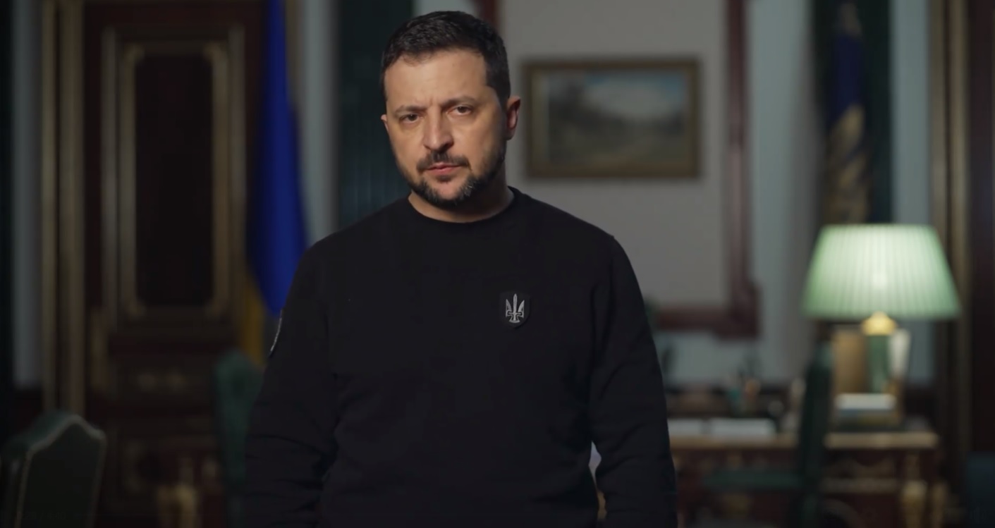 «Готуємо хлопців і дуже чекаємо постачання зброї, обіцяної партнерами. І по максимуму – наближаємо перемогу» – звернення Зеленського (ВІДЕО)