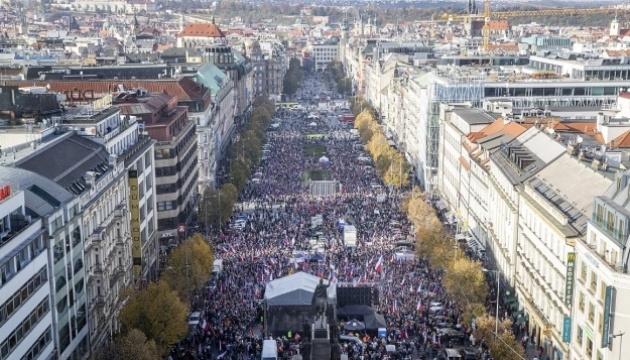 Проросійські сили знов зібрали в Празі антиурядовий протест