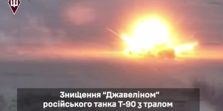 Миколаївські десантники знищили російський танк Т-90 з мінним тралом (ВІДЕО)