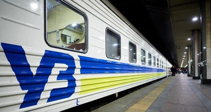 Укрзалізниця відновлює сполучення до Покровська