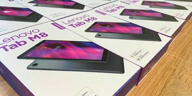 Миколаїв отримав від партнерів 10 планшетів для фіксації інфраструктурних пошкоджень