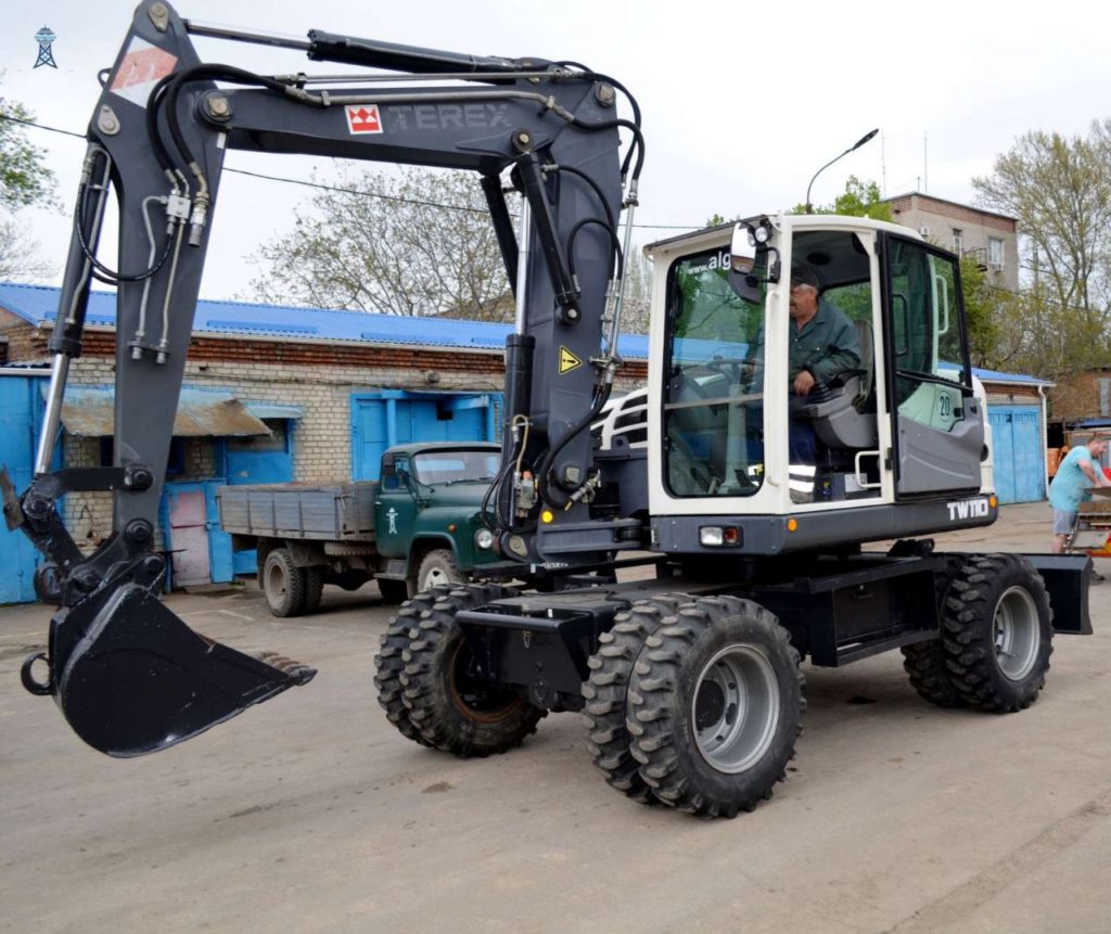 «Миколаївводоканал» отримав з Німеччини колісний екскаватор Terex TW 110 (ФОТО) 2