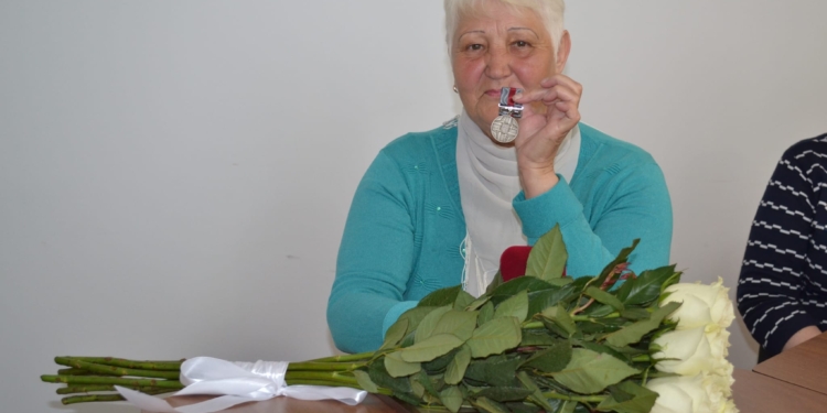 Співробітниця АТ «Миколаївобленерго» отримала відзнаку Президента України «За оборону України»  (ФОТО)