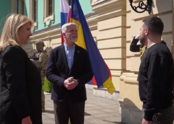 Президент України зустрівся з президентами Чеської Республіки і Словаччини (ВІДЕО)