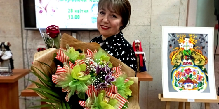 «Берегиня надії»: у Миколаєві відкрилася персональна виставка робіт Світлани Бойкової-Калюжної (ФОТО)
