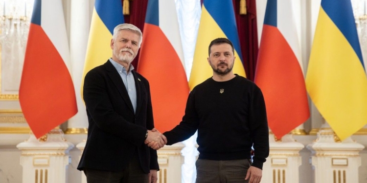 Україна та Чехія спільно вироблятимуть боєприпаси, зброю, літаки та ремонтуватимуть танки – Павел
