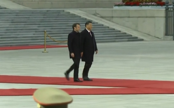 Сі Цзіньпінь зустрів Макрона: про що будуть говорити (ВІДЕО)