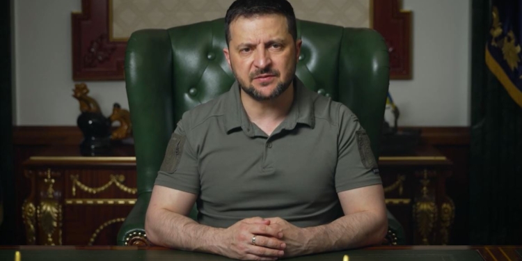 “Ракетами проти музеїв, керованими бомбами проти церков”, – звернення Зеленського (ВІДЕО)