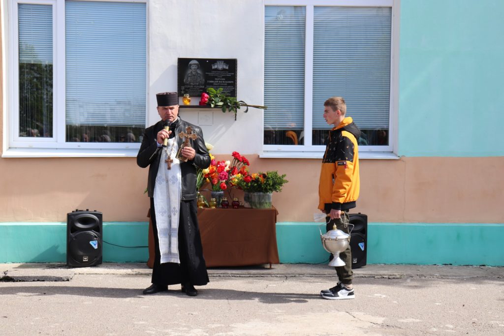 В рідному селі на Миколаївщині відкрили меморіальну дошку миколаївському льотчику, який героїчно загинув на Київщині в перші дні російського вторгнення (ФОТО) 21