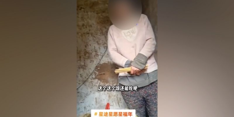 В Китаї чоловік купив жінку за $600 доларів і змусив її 8 раз народити