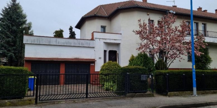 У Польщі чоловік з ножем напав на українок – мати загинула, донька в лікарні, ще одна поранена (ФОТО)