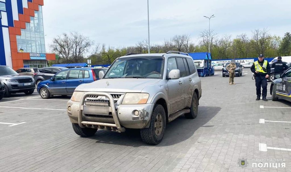 У Миколаєві на парковці поблизу будівельного супермаркету збили чотирьохрічного хлопчика (ФОТО) 4