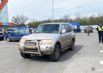 У Миколаєві на парковці поблизу будівельного супермаркету збили чотирьохрічного хлопчика (ФОТО)