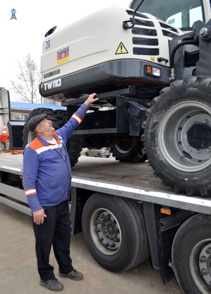 «Миколаївводоканал» отримав з Німеччини колісний екскаватор Terex TW 110 (ФОТО) 4