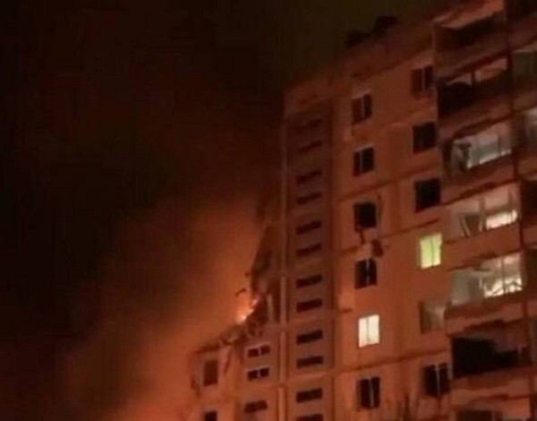Російській нічний терор ракетами: у Дніпрі загинула жінка з трирічною дитиною, в Умані знесений під’їзд 9-поверхівки (ВІДЕО) 4