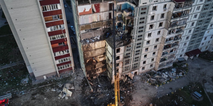 Умань: кількість жертв не змінилась, пошуково-рятувальна операція продовжується (ФОТО)