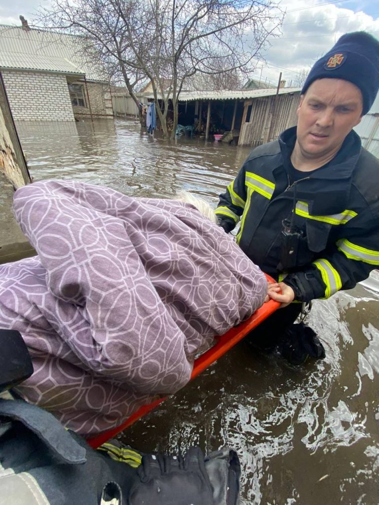 Під Краматорськом прорвало дамбу – підтоплено 260 будинків (ФОТО) 10