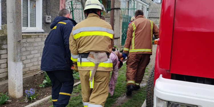 На Миколаївщині за добу на пожежах постраждало дві людини – один постраждалий згодом помер в лікарні (ФОТО)