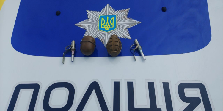 Мешканці Ольшанської та Шевченківської громад Миколаївщині віддали поліцейським вибухонебезпечні знахідки (ФОТО)