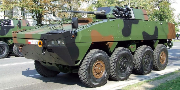 Україна отримає від Польщі 100 БТР Rosomak (ФОТО)