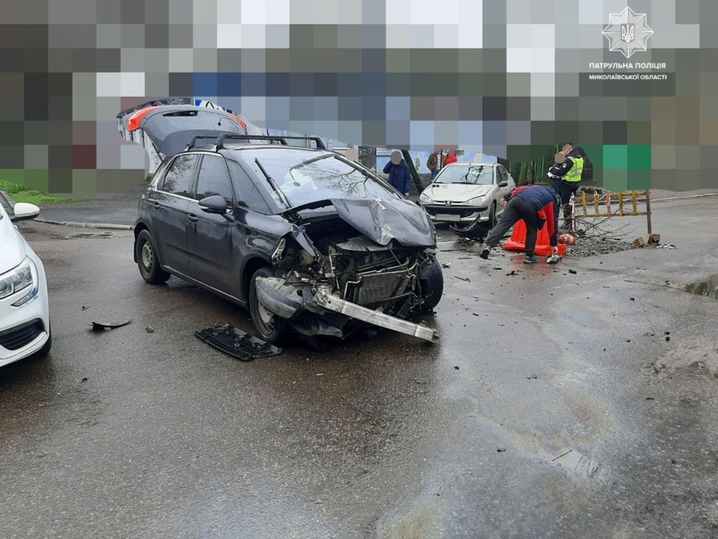 В Миколаєві – чергова ДТП: постраждав водій одного легковика (ФОТО) 4