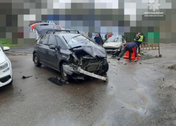 В Миколаєві – чергова ДТП: постраждав водій одного легковика (ФОТО)