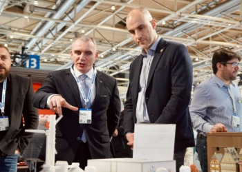 Сєнкевич презентував Миколаїв на найбільшій у світі промисловій виставці в німецькому Ганновері (ФОТО)