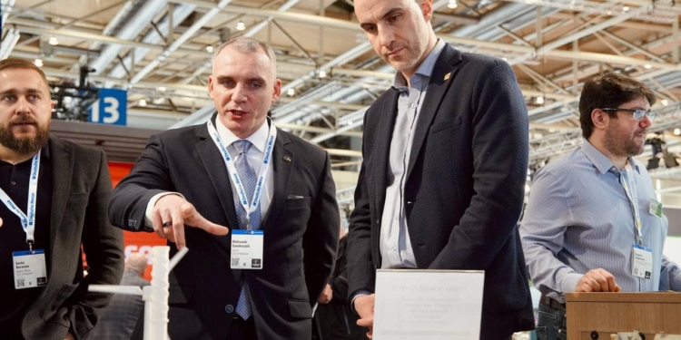 Сєнкевич презентував Миколаїв на найбільшій у світі промисловій виставці в німецькому Ганновері (ФОТО)
