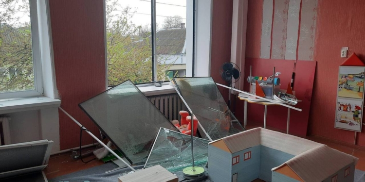 Ракетна атака по Миколаєву: пошкоджено 38 житлових будинків, адміністрація району, навчальні заклади (ФОТО)