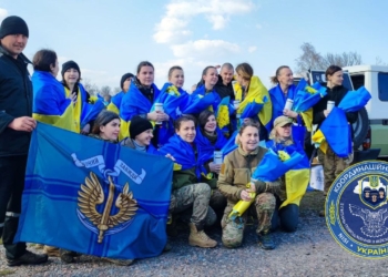 Черговий великий обмін полоненими: в Україну повертаються 100 захисників (ФОТО, ВІДЕО)